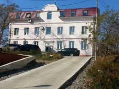 Продаю крупное отдельно стоящее административное здание. Улица Запорожская 81а, р-н Чуркин, 450 кв. м. Дом снаружи