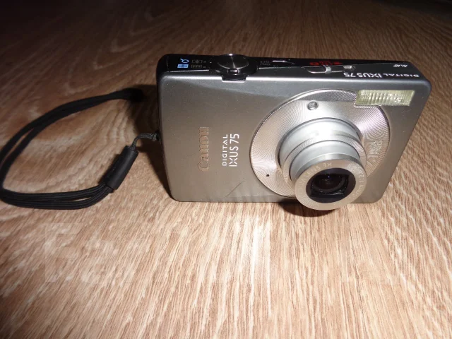 Canon Digital IXUS 75. 7 - 7.9 ��, ���: 3� ����