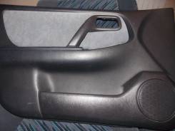 Обшивка двери. Nissan Bluebird, EU14
