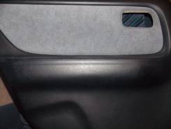 Обшивка двери. Nissan Bluebird, EU14