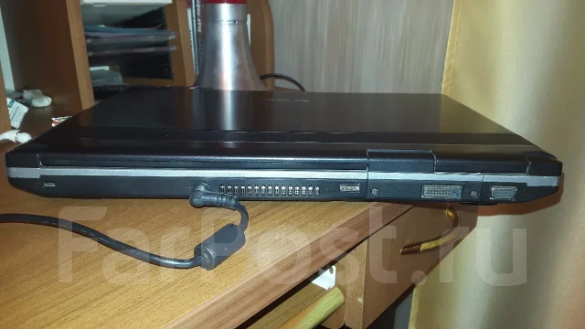 Asus X50SL. 15.4", 1 733����, ��� 2048 ��, ���� 120���, WiFi: 1, ����������� �� 2��. ����