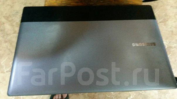 Samsung RV520. 2,3����, ��� 4 ��, ���� 500���, WiFi: 1, Bluetooth: 1, ����������� �� 1��. ����