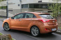 Hyundai i30. 1 6 ����