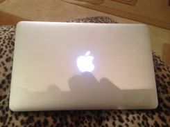 Apple MacBook Air 11 2011 Mid. ��� 4 ��, ���� 120���, WiFi, Bluetooth, ����������� �� 12��. ����