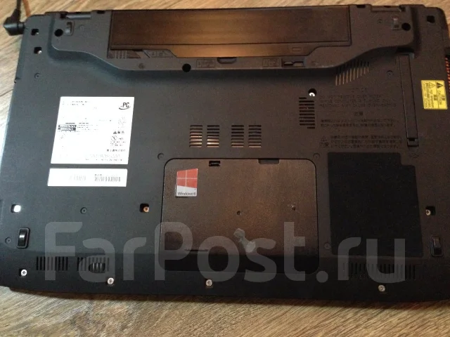 Fujitsu LifeBook. 15.6", 2,2����, ��� 8 ��, ���� 500���, WiFi: 1, Bluetooth: 1, ����������� �� 6��. ����