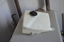 Бачок стеклоомывателя. Toyota Cresta, JZX91, JZX90, JZX93, JZX105, GX105, JZX100, JZX101, GX90, SX90, LX90, GX100, LX100 Toyota Crown, GBS12 Toyota Ma...