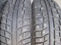 Kumho I'Zen KW22. Зимние, шипованные, износ: 10%, 2 шт