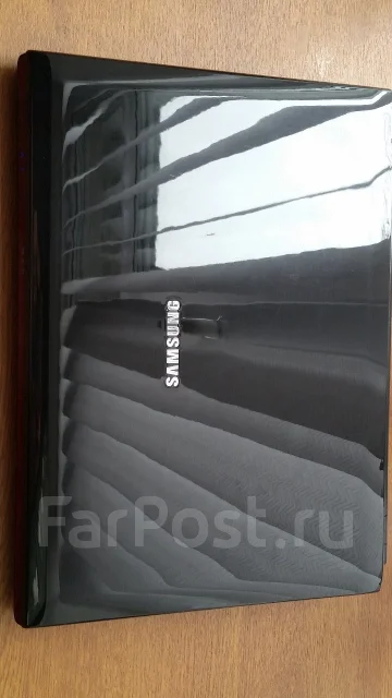 Samsung R560. 2,6����, ��� 3072 ��, ���� 250���, WiFi: 1, Bluetooth: 1, ����������� �� 1��. ����