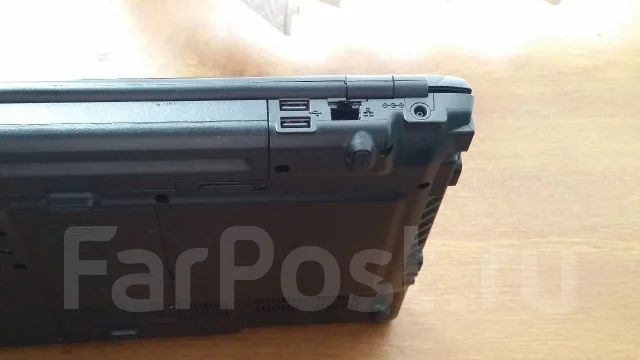 Samsung R560. 2,6����, ��� 3072 ��, ���� 250���, WiFi: 1, Bluetooth: 1, ����������� �� 1��. ����
