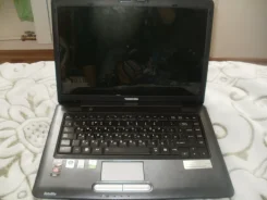 Toshiba Satellite A300D. 15.4", WiFi, Bluetooth ����
