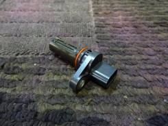 Датчик положения коленвала. Honda CR-V, RM1, RE4, RE3 Двигатель R20A2
