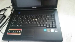 Samsung R510. 2,3����, ��� 4 ��, ���� 320���, WiFi: 1, Bluetooth: 1, ����������� �� 3��. ����