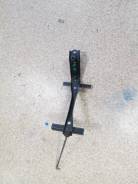 Крепление аккумулятора. Toyota Harrier, ACU30, ACU30W, ACU35, ACU35W, MCU30, MCU30W, MCU31, MCU31W, MCU35, MCU35W, MCU36, MCU36W