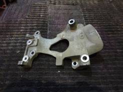 Крепление компрессора кондиционера. Honda CR-V, RM1, RE4, RE3 Двигатель R20A2