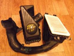 Корпус воздушного фильтра. Toyota Voxy, AZR65G, AZR65, AZR60, AZR60G Toyota Noah, AZR65, AZR60 Двигатель 1AZFSE