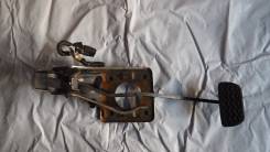 Педаль тормоза. Toyota Wish, ANE11, ZNE10, ANE10, ZNE14, ZNE10G Toyota Isis, ANM10, ANM15, ZGM10, ZGM11, ZNM10, ZGM15 Двигатели: 1ZZFE, 1AZFE, 1AZFSE...