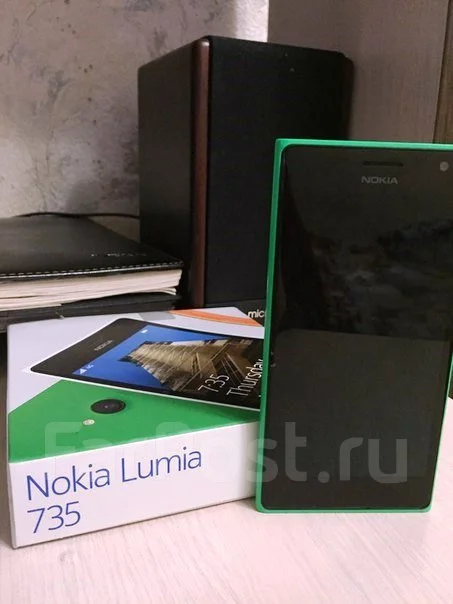 Nokia Lumia 735 ����