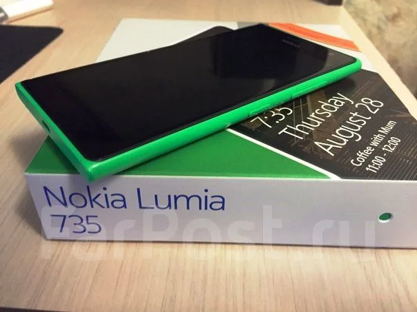 Nokia Lumia 735 ����