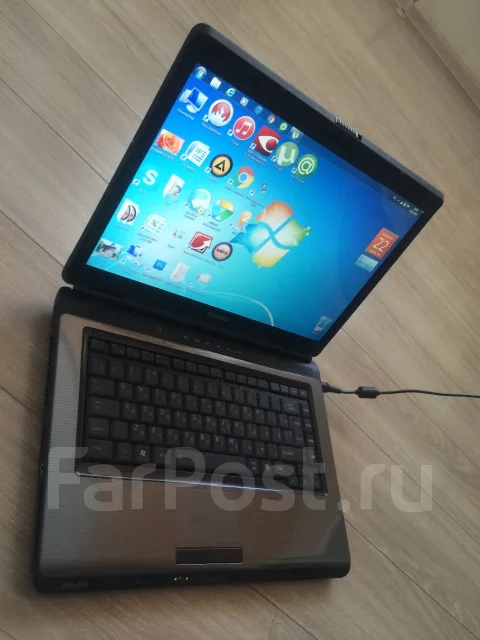 Toshiba Satellite L300-2C3. 220����, ��� 3072 ��, ���� 250���, WiFi: 1 ����