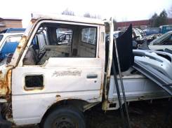 Кабина. Nissan Atlas, BF22 Двигатель Z16S