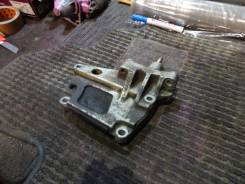 Кронштейн опоры двигателя. Nissan Serena, TC24 Двигатель QR20DE