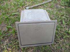 Бардачок. Toyota Hiace, LH100G Двигатель 2LTE