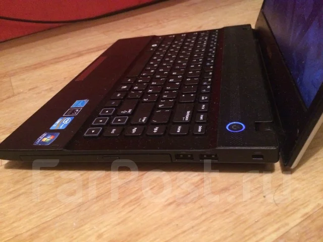 Samsung 300V4A. 2,3����, ��� 4 ��, ���� 500���, WiFi: 1, Bluetooth: 1, ����������� �� 4��. ����