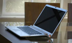 Sony VAIO VGN. 2,3����, ��� 4 ��, ���� 250���, WiFi, Bluetooth, ����������� �� 2��. ����