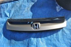 Решетка радиатора. Honda Stream, RN5