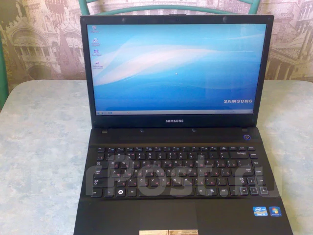 Samsung 300V4A. 14", 2,1����, ��� 3072 ��, ���� 320���, WiFi: 1, Bluetooth: 1, ����������� �� 4��. ����