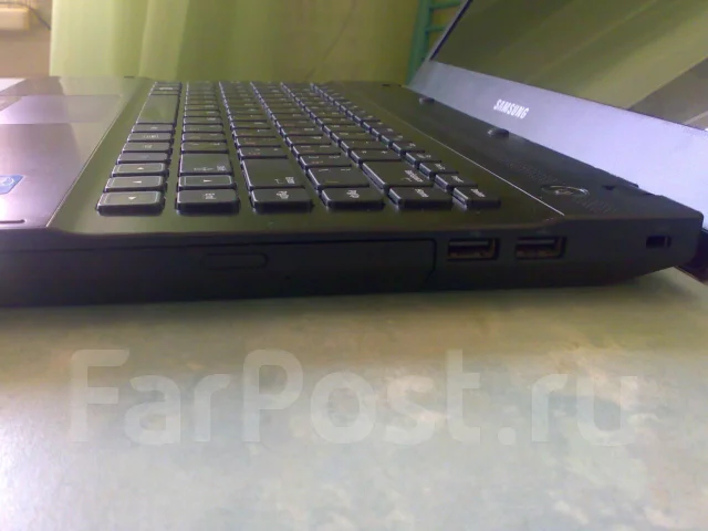 Samsung 300V4A. 14", 2,1����, ��� 3072 ��, ���� 320���, WiFi: 1, Bluetooth: 1, ����������� �� 4��. ����