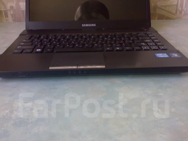 Samsung 300V4A. 14", 2,1����, ��� 3072 ��, ���� 320���, WiFi: 1, Bluetooth: 1, ����������� �� 4��. ����