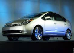 Свеча зажигания. Toyota: ist, Mark X Zio, Vios, Corolla, Probox, Raum, Estima, Vanguard, Tarago, Matrix, Voltz, Vellfire, Succeed, Corolla Rumion, Alp...