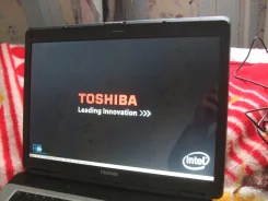 Toshiba Satellite L300-1A2. 2 000����, ��� 1024 ��, ���� 1���, WiFi: 1, Bluetooth: 1, ����������� �� 1��. ����