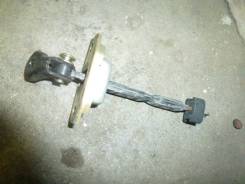 Ограничитель двери. Toyota Verossa, GX115, GX110, JZX110 Двигатели: 1GFE, 1JZFSE, 1JZGTE