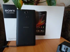 Sony Xperia ZR. �/�