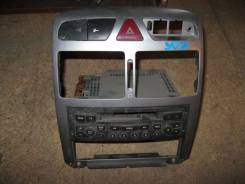 Кнопка аварийной сигнализации Peugeot 307