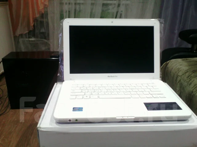 Apple MacBook. 2,1����, ��� 2048 ��, ���� 160���, WiFi: 1, Bluetooth: 1, ����������� �� 6��. ����