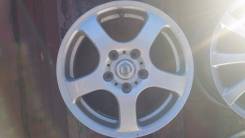Nissan. 6.0x15, 5x114.30, ET40, ЦО 66,1 мм.