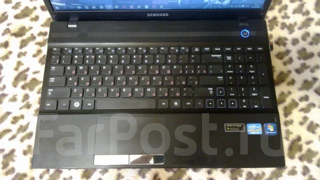 Samsung 300V5A-S0U. 2,3����, ��� 4 ��, ���� 500���, WiFi: 1, Bluetooth: 1, ����������� �� 2��. ����