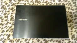 Samsung 300V5A-S0U. 2,3����, ��� 4 ��, ���� 500���, WiFi, Bluetooth, ����������� �� 2��. ����