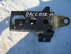 Подушка двигателя. Toyota bB, QNC20, QNC25, QNC21 Toyota Passo, QNC10, KGC15, KGC10 Двигатели: 3SZVE, K3VE, 1KRFE