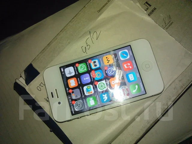 Apple iPhone 4s 8Gb. ����� ����