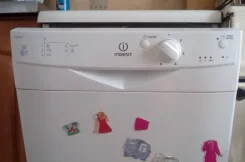 Indesit ����