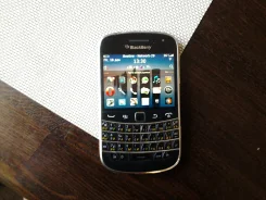 BlackBerry Bold 9900 ����