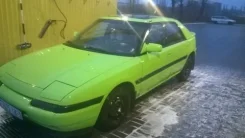 Mazda 323F ����