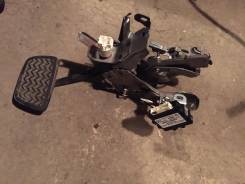 Концевик под педаль тормоза. Toyota Camry, ASV50, AVV50, GSV50