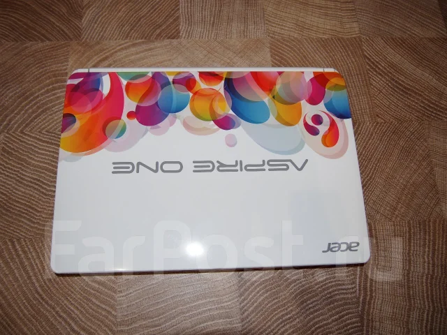 Acer Aspire One D270. 10.1", 1,6����, ��� 2048 ��, ���� 284���, WiFi: 1, Bluetooth: 1 ����