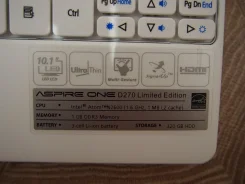 Acer Aspire One D270. 10.1", 1,6����, ��� 2048 ��, ���� 284���, WiFi, Bluetooth