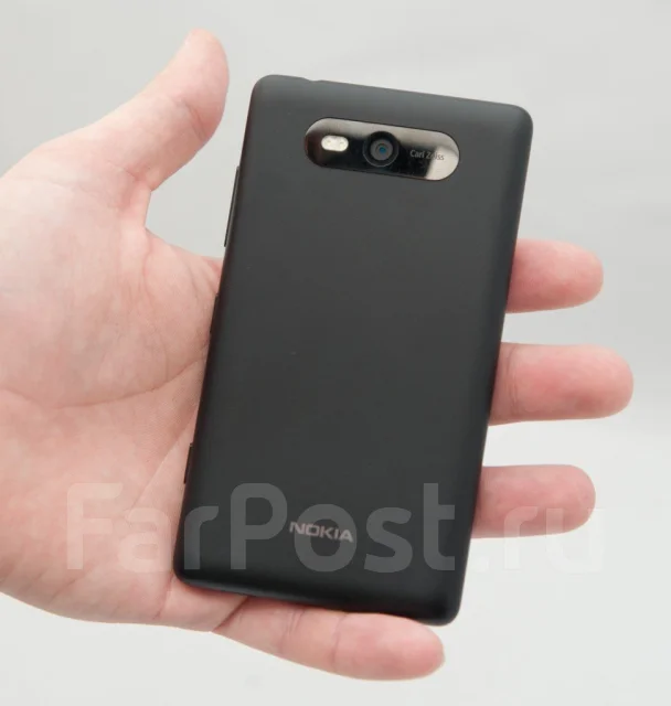 Nokia Lumia 820 ����